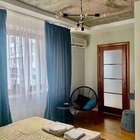 Сучасні апартаменти у самому серці Одеси Одесса Экстерьер фото